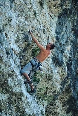 Ponte San Quirino - Andrea Luise in arrampicata a Ponte San Quirino