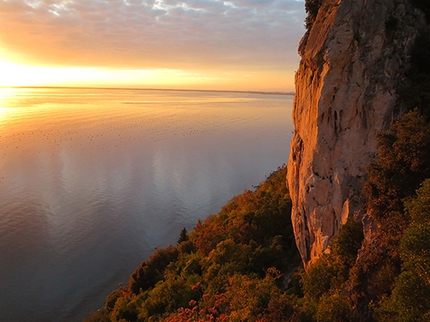 Costiera, Friuli, Italia. - In arrampicata a Costiera