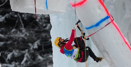 Marmot Icefight 2012 - Angelika Rainer competing in the Marmot Icefight 2012 at Corvara