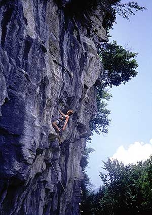 Carate Urio, Lombardia, Italia - In arrampicata a Carate Urio, Lombardia