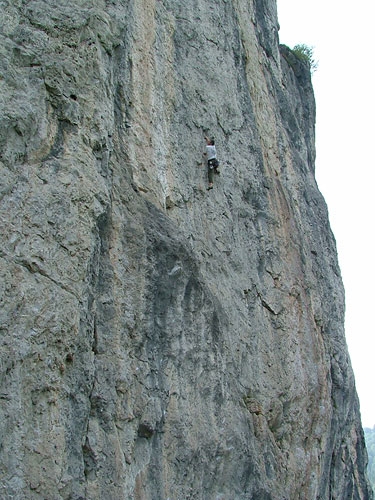 Nibbio, Lombardia, Italia - In arrampicata a Nibbio