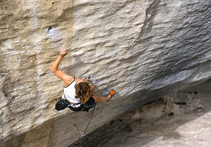 Buoux, France - Buoux: Nikki, Chouca 8a+, Bout du Monde
