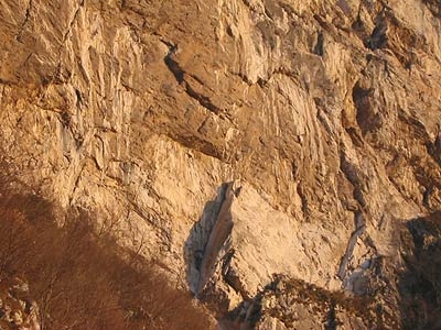 Parete dei Falchi, Belluno - Particolare del pilastro ove attacca la Via dei Veci