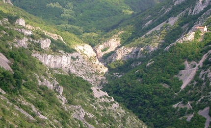 Val Rosandra - The middle section and the Church of S. Maria in Siaris
