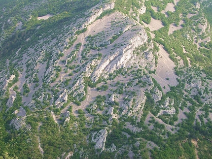 Val Rosandra - Long shadows on Monte Carso
