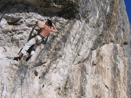 Nicola Pesavento su Belfagor 8b+ - Planetmountain
