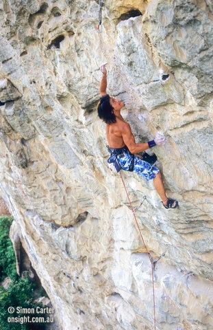 Liu 'Abond' Yongbang, Gang of Four (5.12d), White Mountain, vicino a Yangshuo, Cina. - Simon Carter
