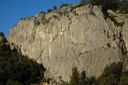 Muzzerone - M. Bruccini climbing No siesta 8b, Specchio di Atlantide.