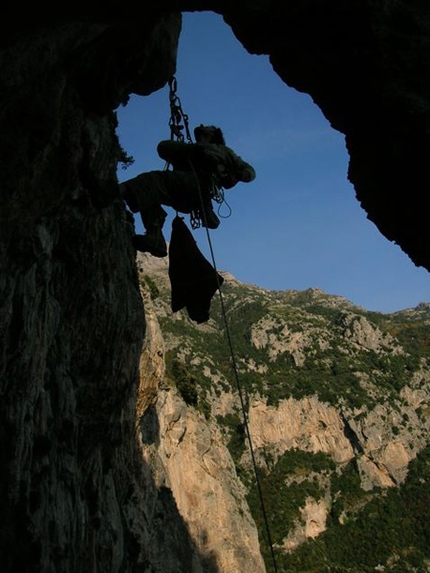 Positano - Positano: Bacci working on Piscione.