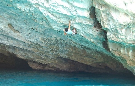 Positano: Deep Water Solo. - archivio La Selva
