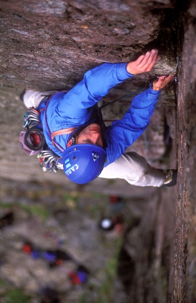 Dinas Cromlech: Cenotaph Corner E1 5c. - Alex Messenger
