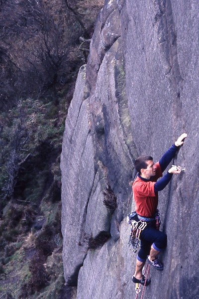 The Roaches, Inghilterra - Guy Maddox su Acid Drop, E4 5c, The Roaches, Peak District, Inghilterra