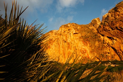 Never Sleeping Wall, Sicily - Vroni Leichtfried climbing Tears of Freedom 7a+, Never Sleeping Wall, Sicily