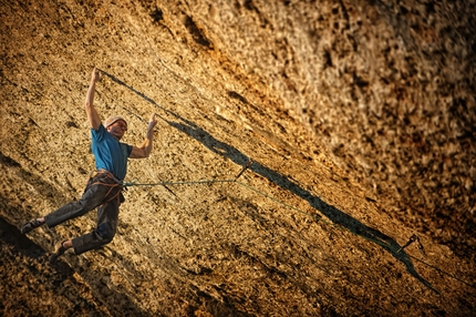 Iker Pou - Iker Pou freeing Nit de bruixes 9a+ at Margalef, Spain.