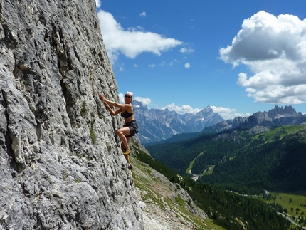 Piccolo Lagazuoi, Dolomiti - Piccolo Lagazuoi, Dolomiti: Daniela 5b.