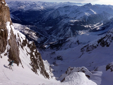 Mont Rochefort - On 13/02/2012 Davide Capozzi and the Mountain Guide Stefano Bigio carried out a first ski and snowboard descent on Mont Rochefort (Mont Blanc).