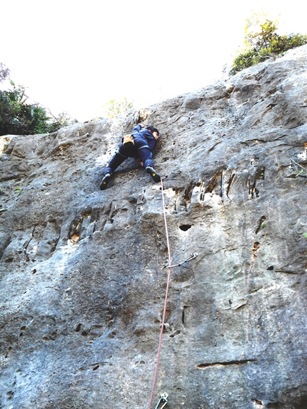 Umpa Lumpa, Sicily - Umpa Lumpa: Giannetta Gambuzza climbing Aka 5c+
