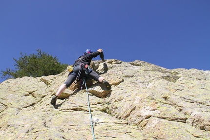 Lago Sant Anna, Piedmont - Lago Sant Anna: Giuseppe De Franco at Settore Bimbo climbing