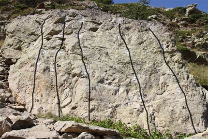 Lago Sant Anna, Piedmont - Lago Sant Anna: Giuseppe De Franco at Settore Bimbo climbing