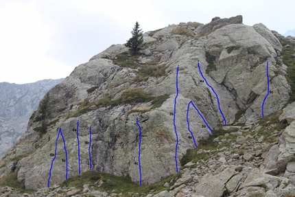 Lago Sant Anna, Piedmont - Lago Sant Anna: Giuseppe De Franco at Settore Bimbo climbing