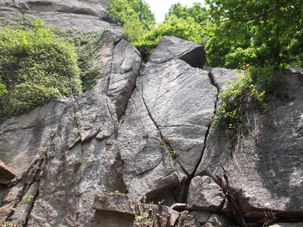 Lago Sant Anna, Piemonte - Falesia di Lago Sant'Anna: Giuseppe De Franco al Settore Bimbo climbing