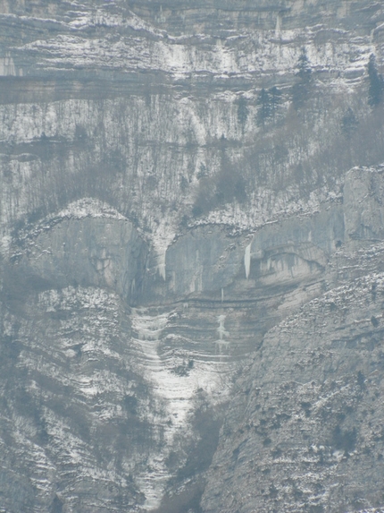 Bambi, new ice climb in Val d'Adige by Guerzoni and Deambrogio