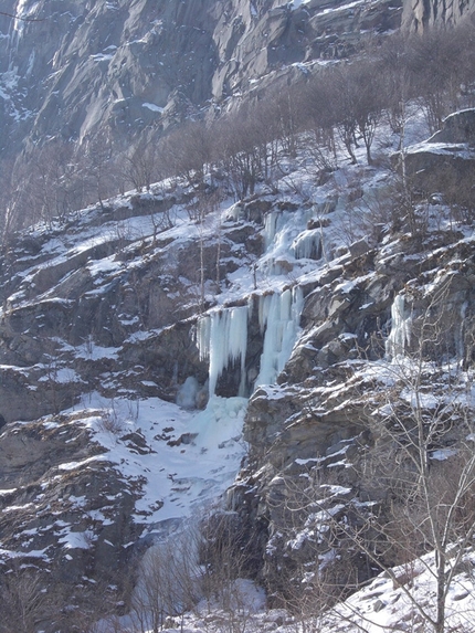 Vallone di Sea - La cascata Prometeo in Vallone di Sea