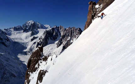 Aiguille du Moine, discesa con sci e snowboard della parete SE