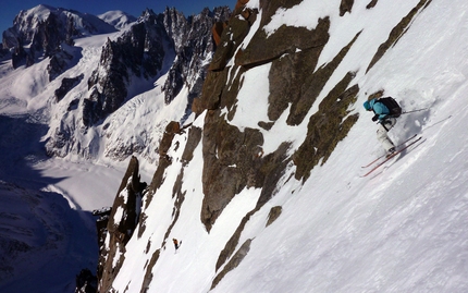 Aiguille du Moine - Il 21/02/2012 Davide Capozzi, Julien Herry, Stefano Bigio, Francesco Civra Dano e Luca Rolli con gli sci e lo snowboard hanno effettuato una delle rare discese della parete SE di Aiguille du Moine (Monte Bianco).
