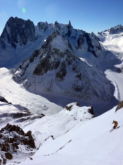 Aiguille du Moine - On 21/02/2012 Davide Capozzi, Julien Herry, Stefano Bigio, Francesco Civra Dano and Luca Rolli carried out a rare ski and snowboard descent of the SE Face of Aiguille du Moine (Mont Blanc).