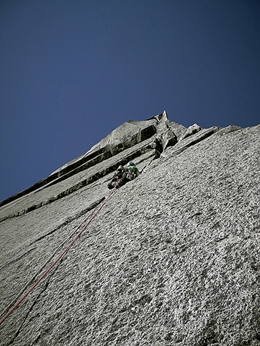 Valle Cochamo - Der Grantler, aperta nel febbraio 2011 dai tedeschi Frank Kretschmann e Mario Gliemann sul Cerro Trinidad Sur nella Valle Cochamo.