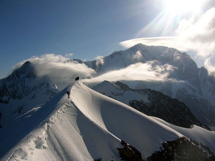 Summit Guides - 