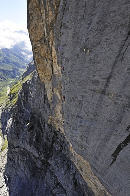 Chalchschijen - Out of space (8a+ A1, 600m) Chalchschijen. Jvan Tresch sul 14° tiro, quello chiave.