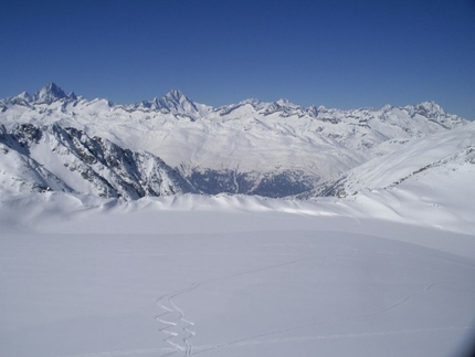 Tris Rotondo - View onto the Bernese Alps from Cassina Baggio