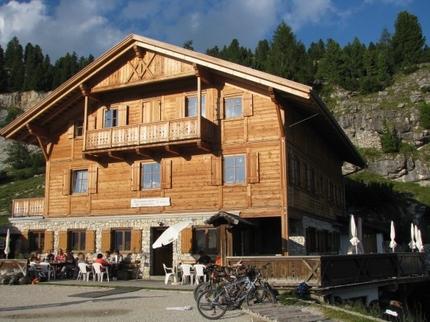 Experience the Best Alpine Huts Hiking in the Dolomites