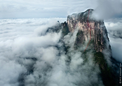 Cerro Autana - Cerro Autana in Venezuela, and the line of The Yopo Wall (400m, E6 6b, A1, 28/01 - 05/02/2012 Leo Houlding, Jason Pickles, Stanley Leary, Alastair Lee, Yupi Rangel, Alejandro Lamus).