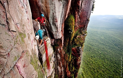 Cerro Autana - Jungle belay on Cerro Autana, Venezuela