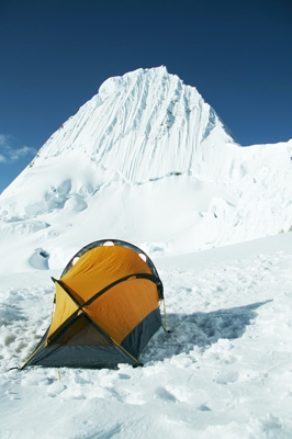 Spedizione all'Alpamayo - Campo ai piedi dell'Alpamayo.