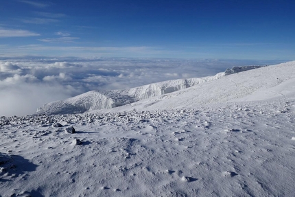 La salita del Kilimangiaro, con i suoi 5895 metri il monte più alto del continente africano,  lungo la via di salita Machame Route. Un'avventura di 10 giorni. - 