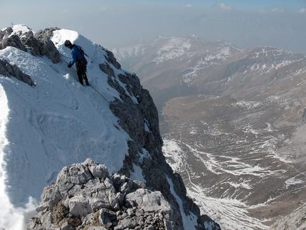 Presolana - Onl 2-3/03/2012 Maurizio Panseri, Daniele Natali and Alessandro Ceribelli carried out the first winter ascent of the via Direttissima up the Presolana North Face.