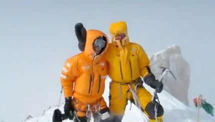 Gasherbrum II in winter: 40 seconds on the summit