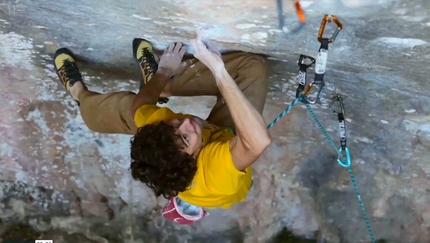 Jacopo Larcher, a winter climbing in Siurana