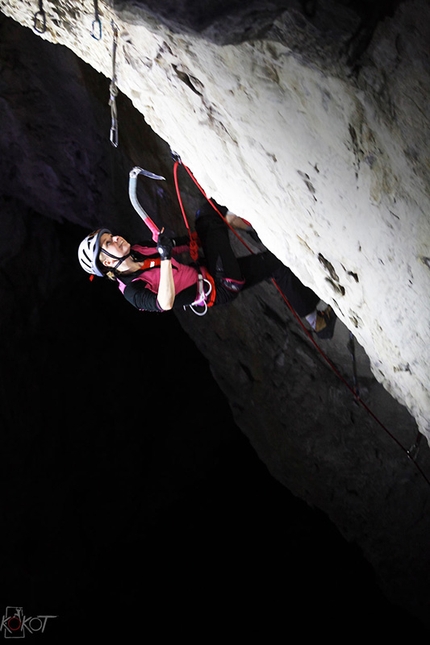 Lucie Hrozová climbs Bafomet M14 in Poland