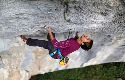 Muriel Sarkany climbing Punt-X 9a at Gorges du Loup
