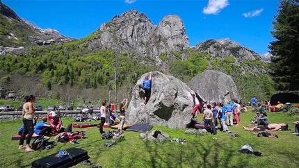 Melloblocco 2014, the official video by Michele Caminati