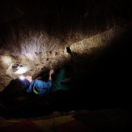 Jakob Schubert bouldering at Magic Wood