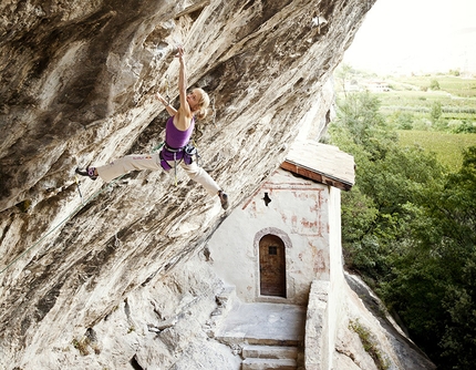 Angela Eiter and the Zauberfee climb at Arco