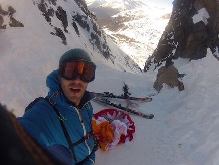 Luca Tamburini e il Canale del diavolo al Passo del Tonale in speed riding