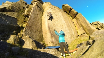 Hard Gritstone Bouldering with Benjamin Linné Ryn