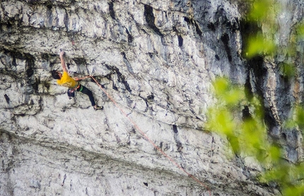 Ben Moon climbing Rainshadow at Malham Cove